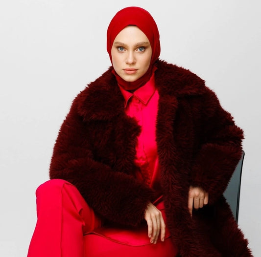 Roter Fertigschal